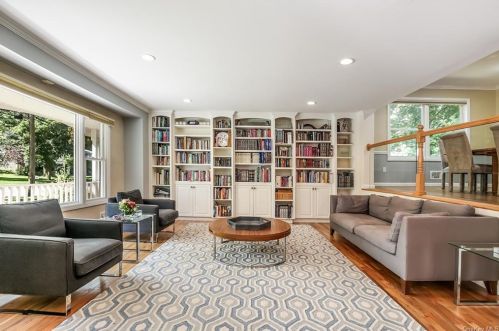 47 Harlan Dr, New Rochelle, NY 10804-1118