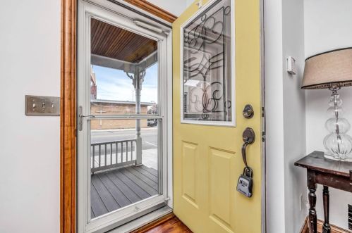 403 3 St, Aurora IN 47001-1311 exterior