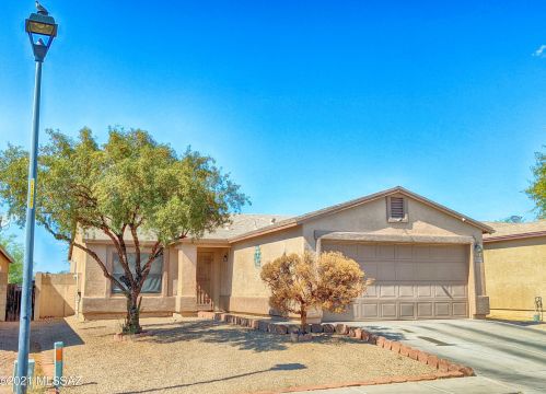 2735 Liverpool Dr, Tucson, AZ 85706-3671