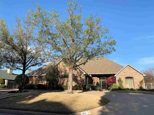 303 33rd Pl, Lawton, OK 73505-6147