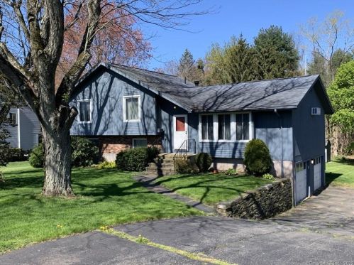 365 Graham Rd, Wapping, CT 06074-1411