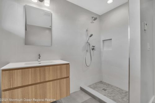 49 Cherokee Ln, Bricktown NJ  08724-4405 exterior