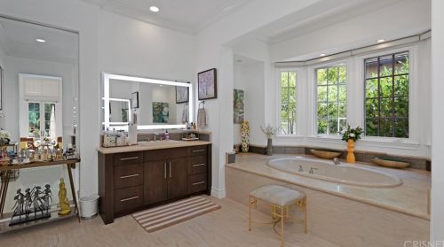 3825 Prado Del Trigo, Calabasas CA  91302-3638 exterior