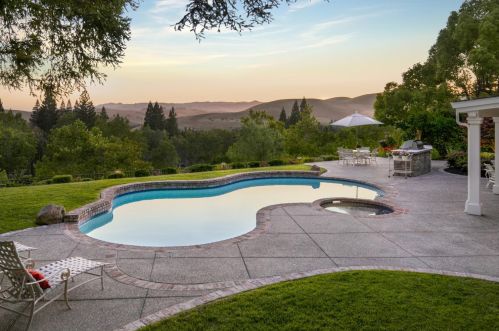 4050 Sugar Maple Dr, Danville, CA 94506-4642