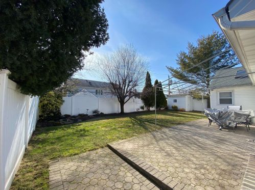 3678 Crest Rd, North Wantagh, NY 11793-2632