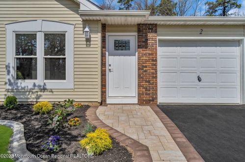 2 Taylor Ct, Lakewood NJ  08701-7317 exterior