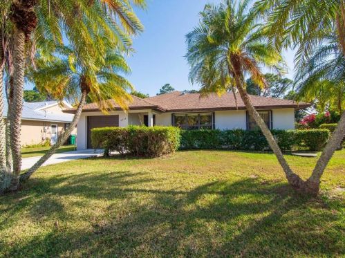 2252 Maslan Ave, Fort Pierce, FL 34952-6729