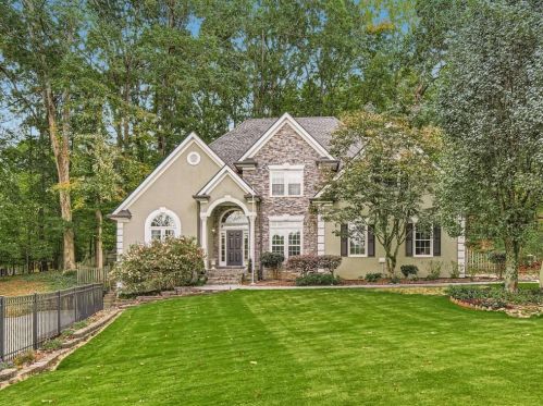 230 Emerald Lake Dr, Fayetteville, GA 30215-5062