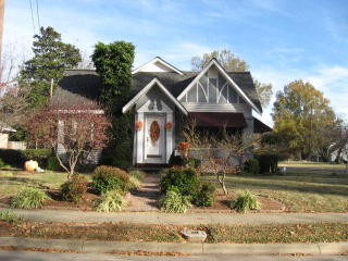 986 Main St, Mc Kenzie, TN 38201-1721