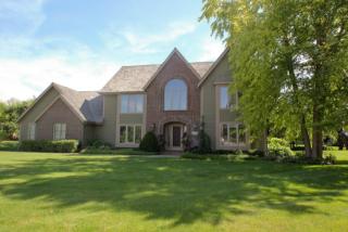 20605 Chadwick Ln, Brookfield, WI 53045-3365