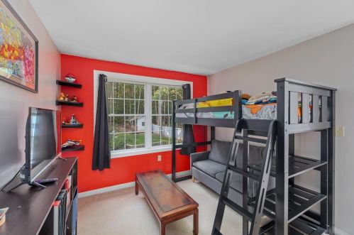 17 Meetinghouse Rd, Keene NH  03431-2065 exterior