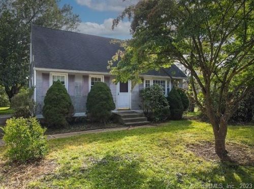 43 James St, Colchester, CT 06415-1118