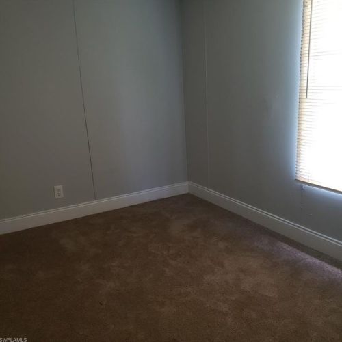 201 2nd St, Moore Haven, FL 33471-2147