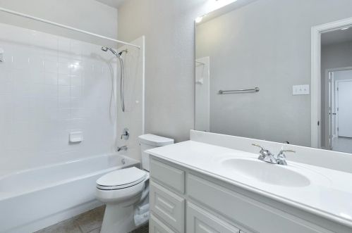 2509 Stillwater Ct, Lewisville TX  75022-8039 exterior