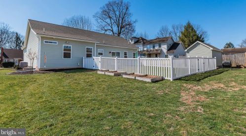 2912 Dickinson Ave, Camp Hill PA  17011-5227 exterior