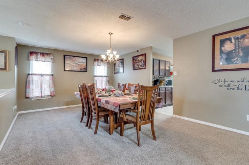 2821 Custer Dr, Denton TX  76210-6449 exterior