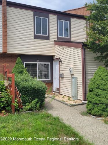 24 Coventry Ct, Bricktown, NJ 08724-2010