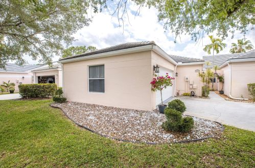 1078 Island Manor Dr, West Palm Beach, FL 33413-2043