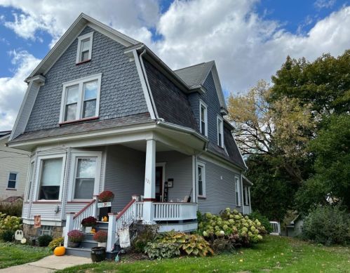 521 Stewart Ave, Grove City, PA 16127-1333