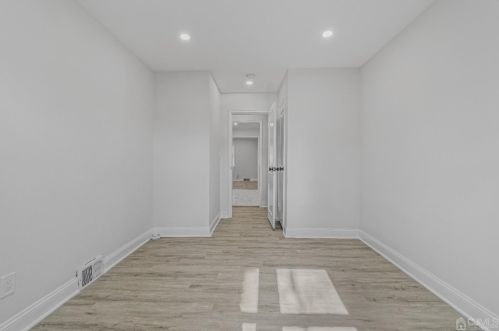 154 Midland Pl, Newark NJ  07106-3311 exterior