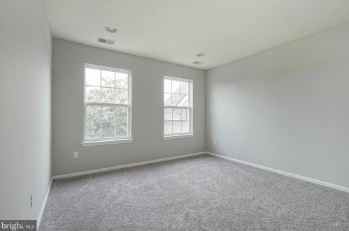 7 Westbury Dr, Berlin Boro NJ  08009-9681 exterior