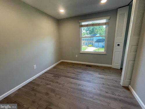 12822 Framingham Ct, Herndon VA  20171-2619 exterior