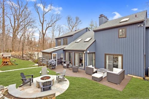 32 Ridge Brook Ln, Stamford, CT 06903-1239