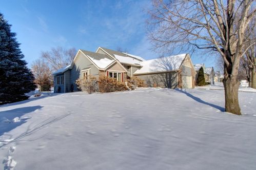 605 Hayes Dr, Waterford, MN 55057-3537