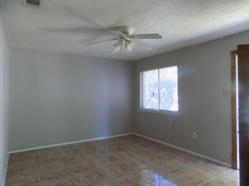 5912 Plum St, Fort Worth, TX 76148-3460
