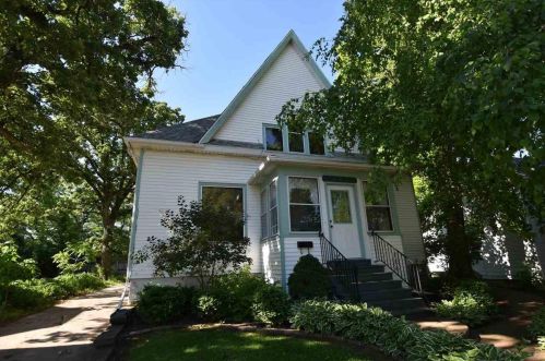 325 Jackson St, Ripon, WI 54971-1379