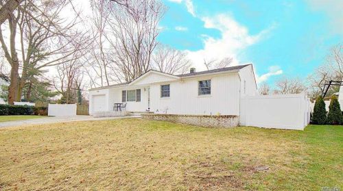 6 Wentworth Dr, Huntington Station, NY 11746-6927