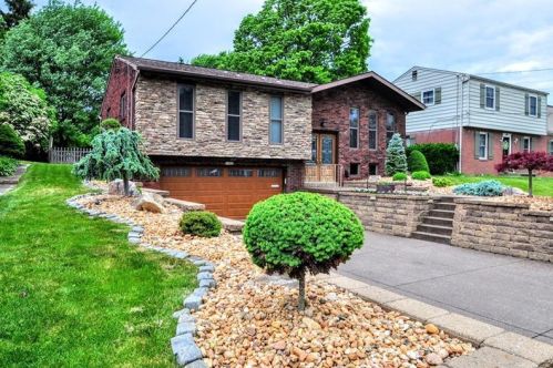 3988 Deervue Dr, Pittsburgh, PA 15227-4510