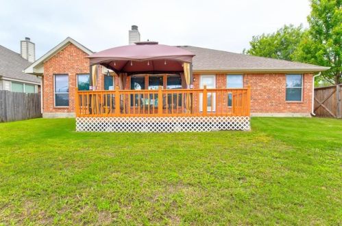 9020 Wheatfield Trl, Fort Worth TX  76179-8154 exterior