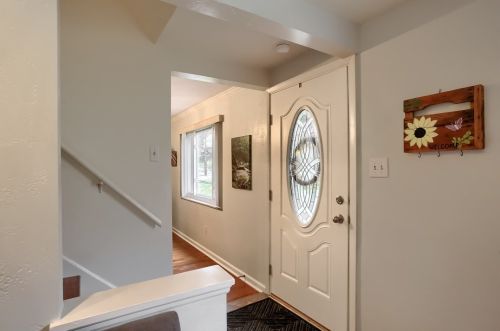 1296 Grouse Dr, Pittsburgh, PA 15243-1228