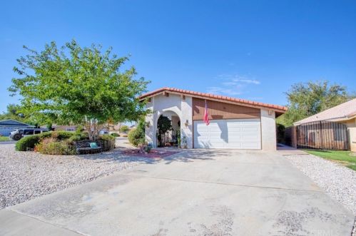 12542 Spring Valley Pkwy, Victorville CA  92395 exterior