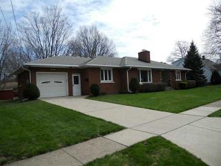 609 Crotty Dr, Erie, PA 16511-2128