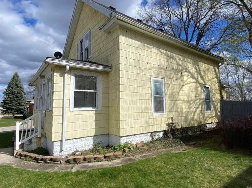 109 Battell St, Mishawaka IN 46545-6141 exterior