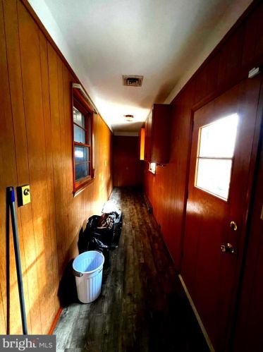 414 6th St, Laurel DE  19956-1364 exterior