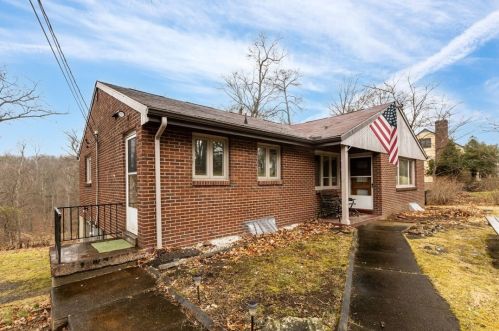 3323 Jackson Rd, Gibsonia, PA 15044-8805