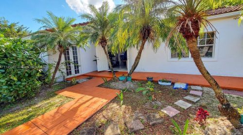 1362 102nd St, Miami, FL 33138-2620