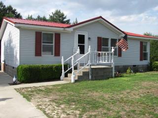 4025 Landover Dr, Fayetteville, NC 28312-8337