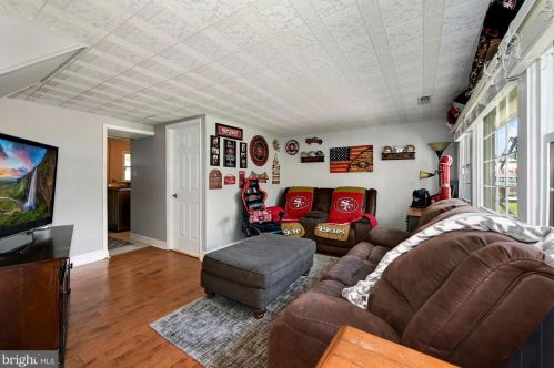 215 Harrison Ave, Beverly NJ  08010-2119 exterior