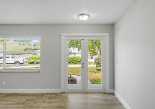 1171 27th Ave, Vero Beach FL  32960-4001 exterior