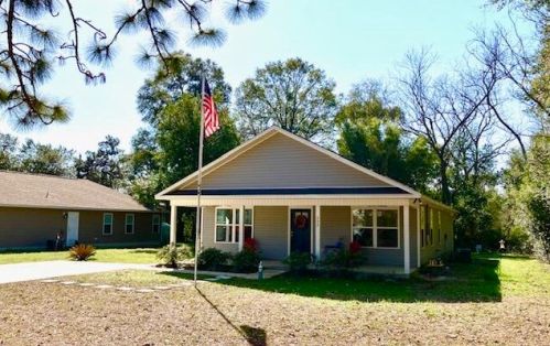 352 Park Ave, Defuniak Springs FL  32435-2611 exterior
