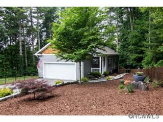132 Lone Eagle Ln, Hendersonville, NC 28739-8837