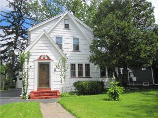 36 Lanark Cres, Rochester, NY 14609-7848