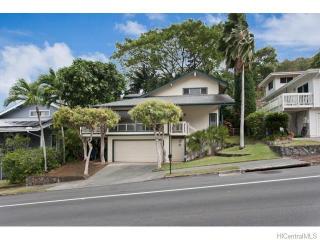 1545 Kanapuu Dr, Kailua, HI 96734-4180