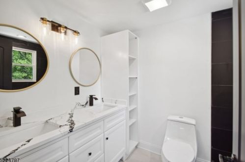 65 Old Stirling Rd, Warren NJ 07059-5810 exterior