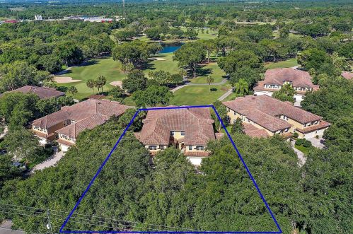 44 Camino Real, Howey In The Hills FL  34737-3140 exterior