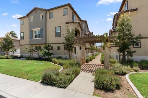 1562 Spruce St, Placentia, CA 92870-5422